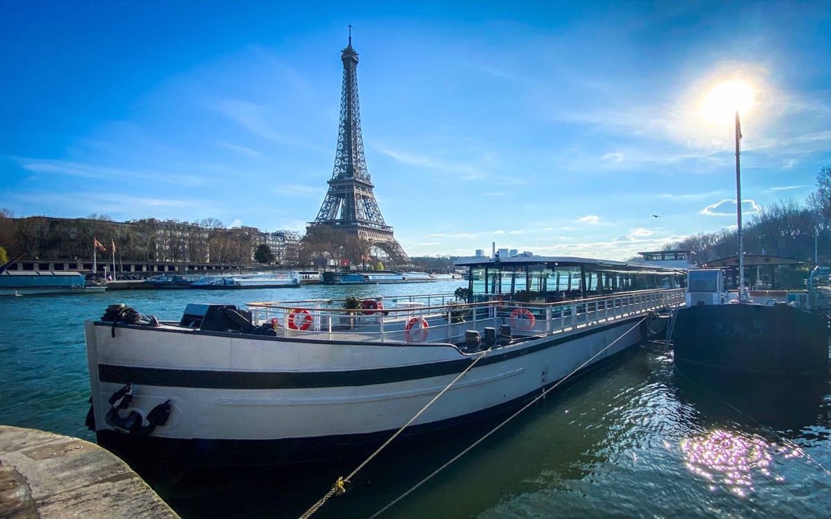 Le Bel Ami, Paris